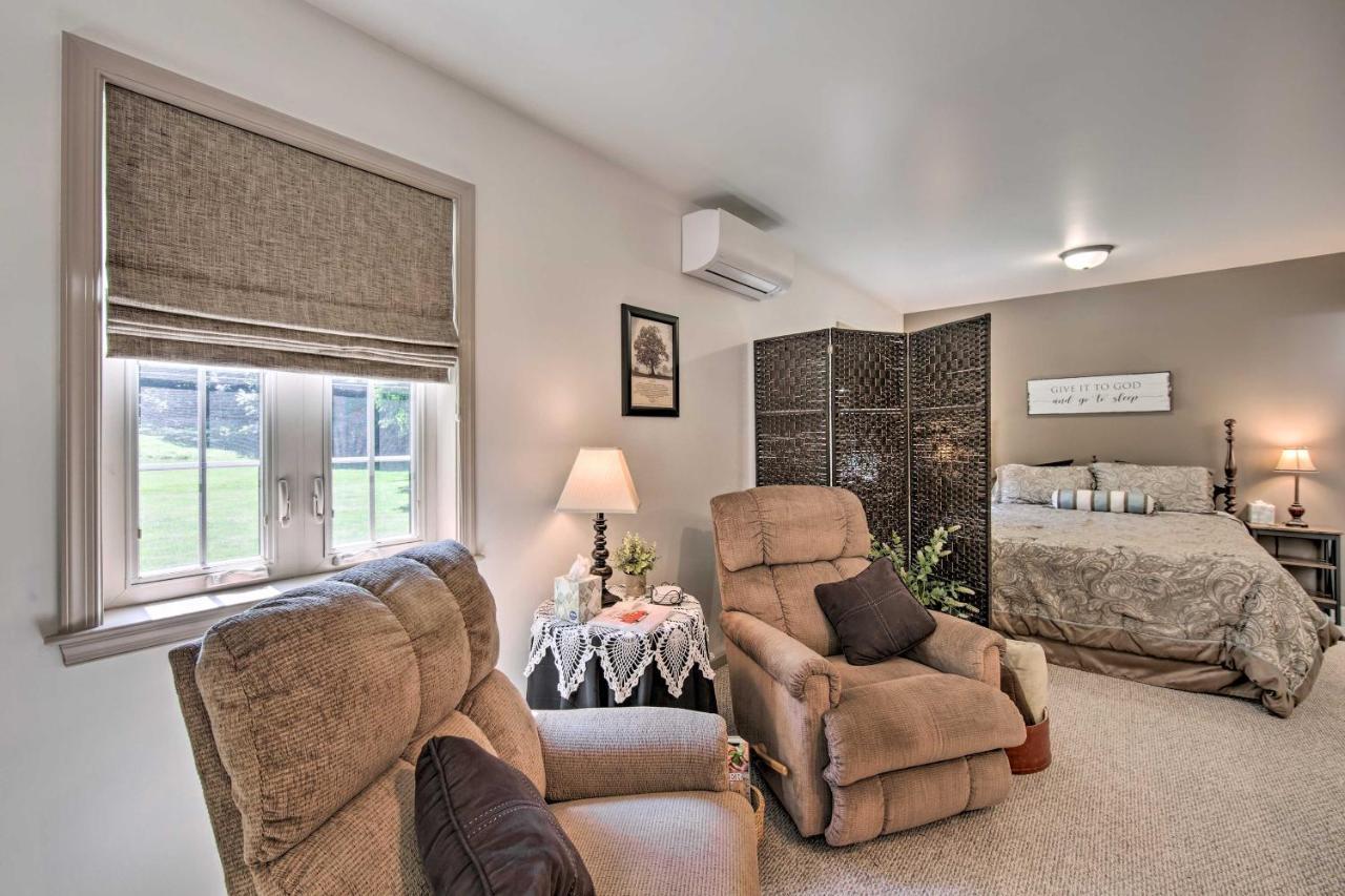 Cozy Garden Room In Welsh Mountain Suites! New Holland المظهر الخارجي الصورة