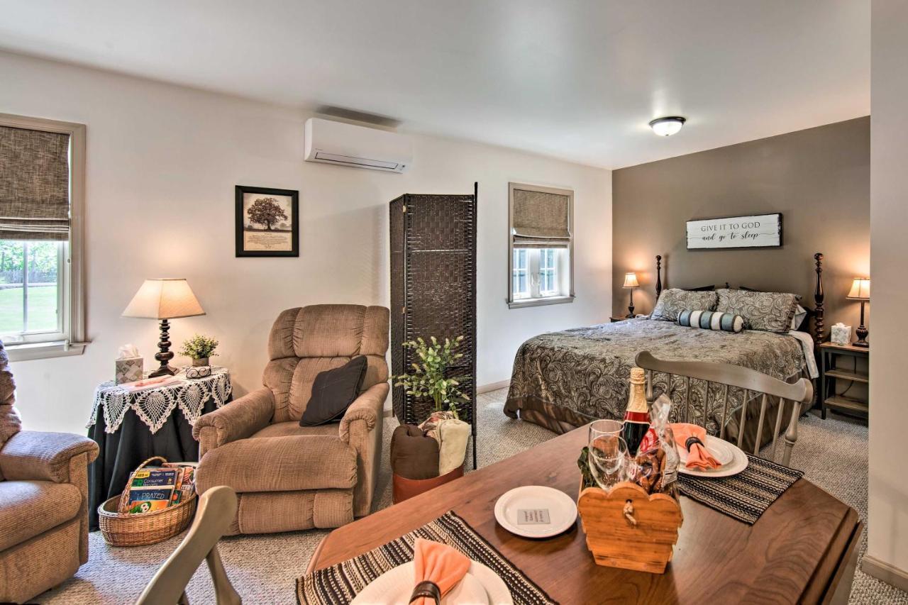 Cozy Garden Room In Welsh Mountain Suites! New Holland المظهر الخارجي الصورة